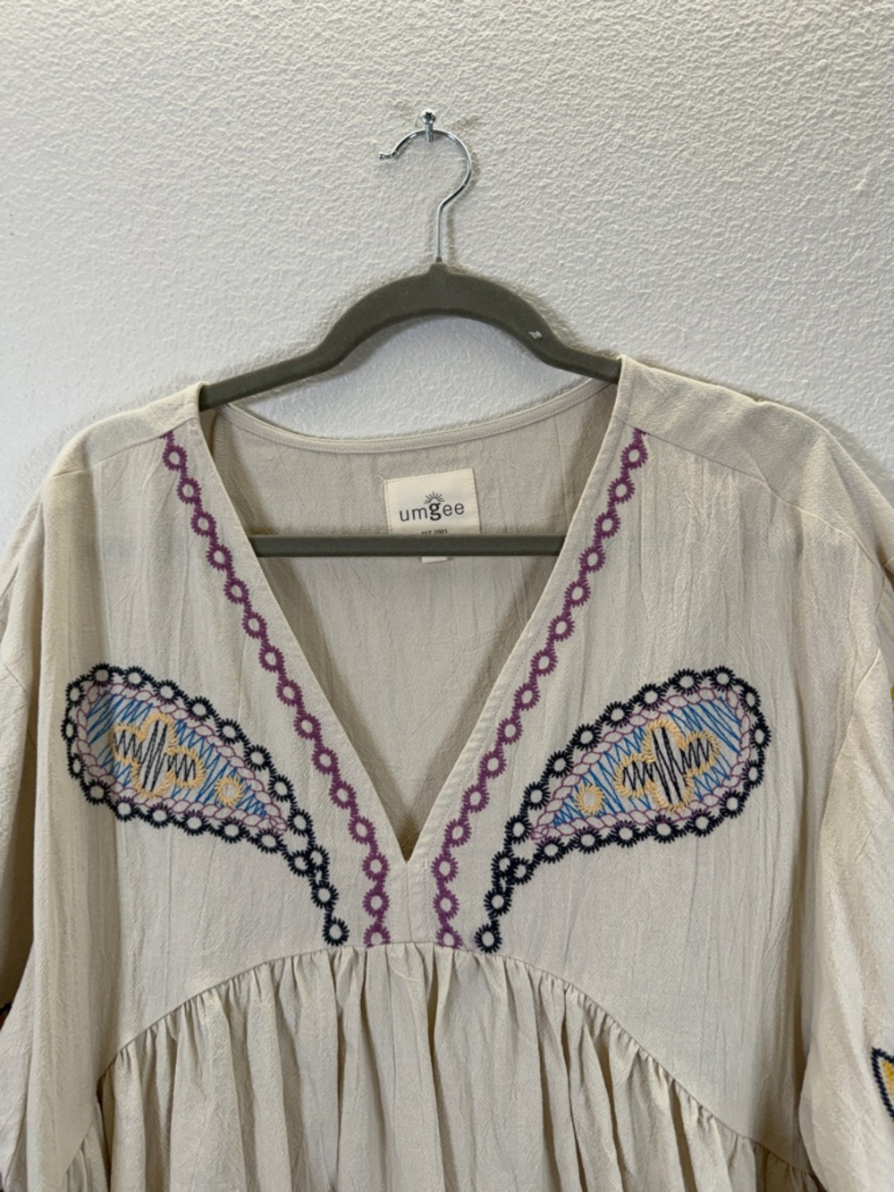 Umgee Cream Embroidered V-Neck Tunic with Navy Panels - Picture 6 of 12
